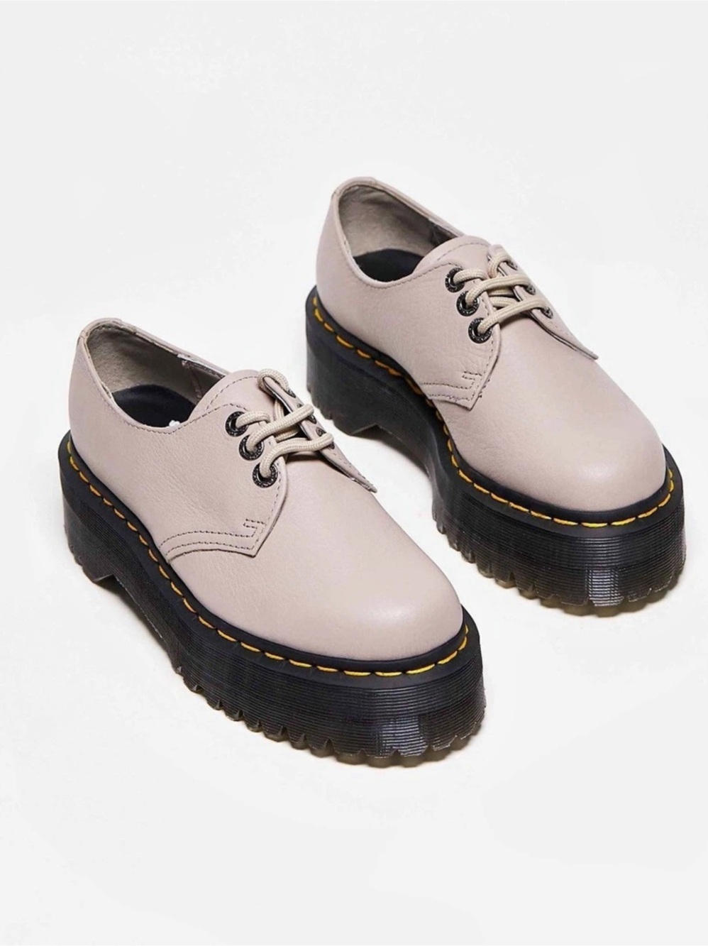 Dr Martens unisex 1461 quad 3 eye shoes in vintage taupe leather